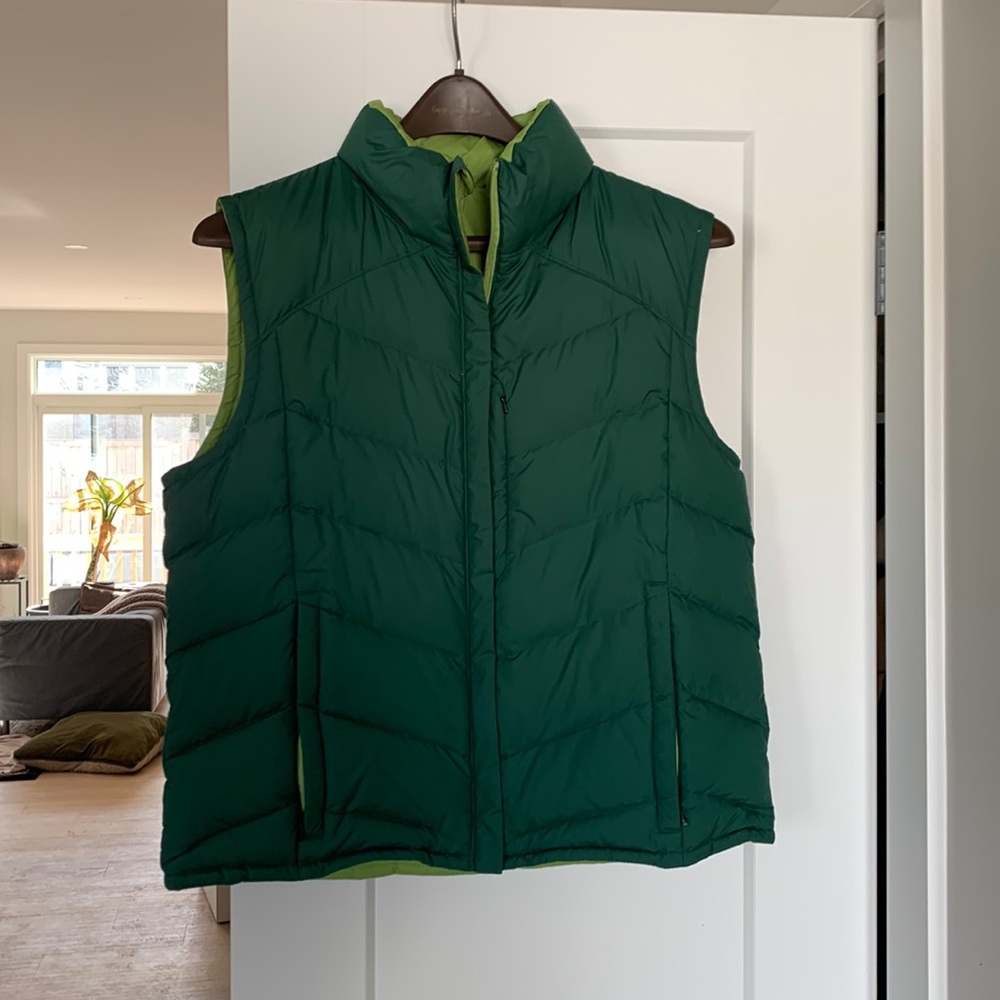FINAL SALE: COLUMBIA DOWN REVERSIBLE VEST